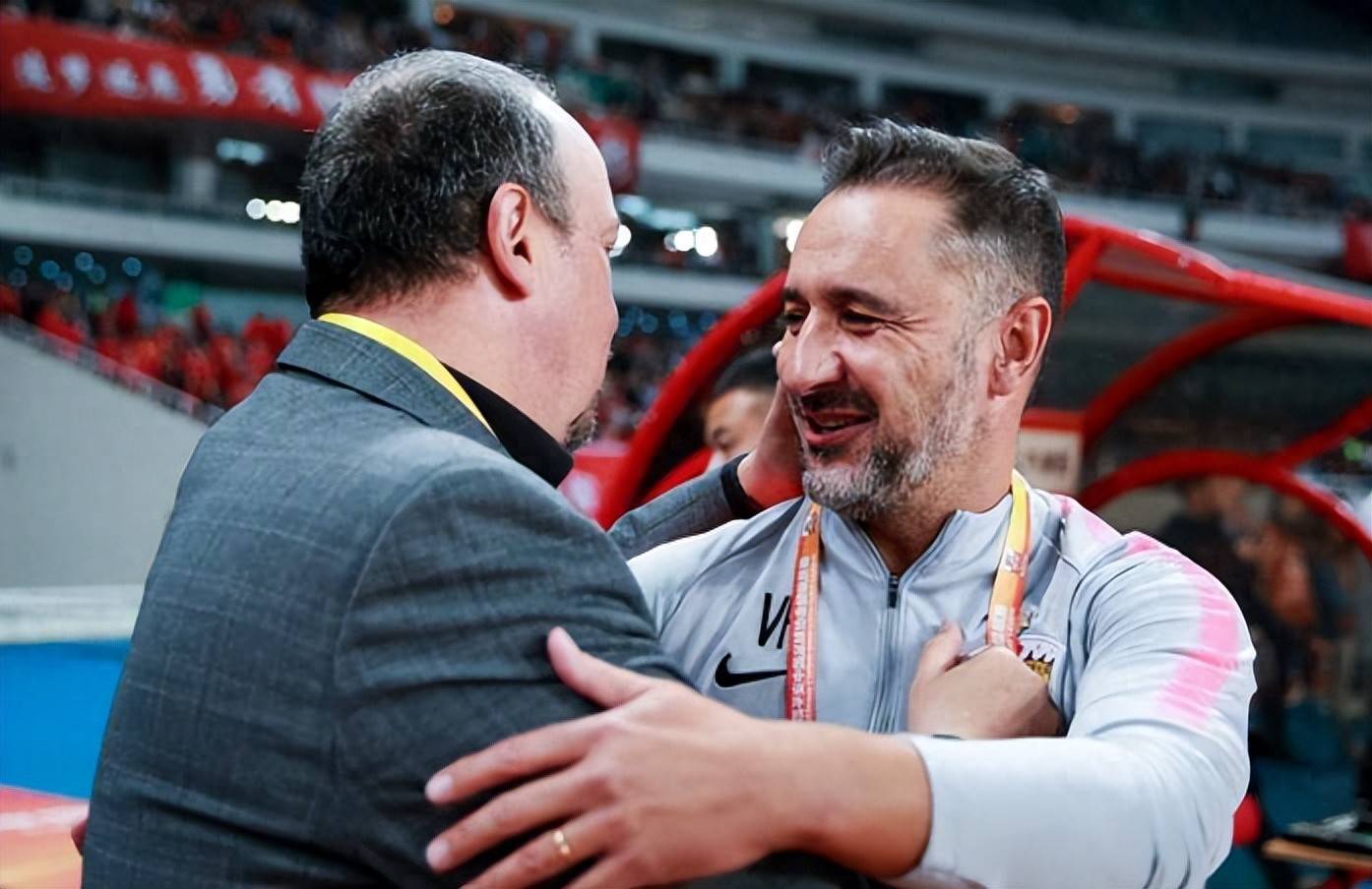 波尔图发布备战花絮,赛前回应争议,法甲任务艰巨,资深球员宣示担当(波尔布特为什么杀那么多人)-开云娱乐平台