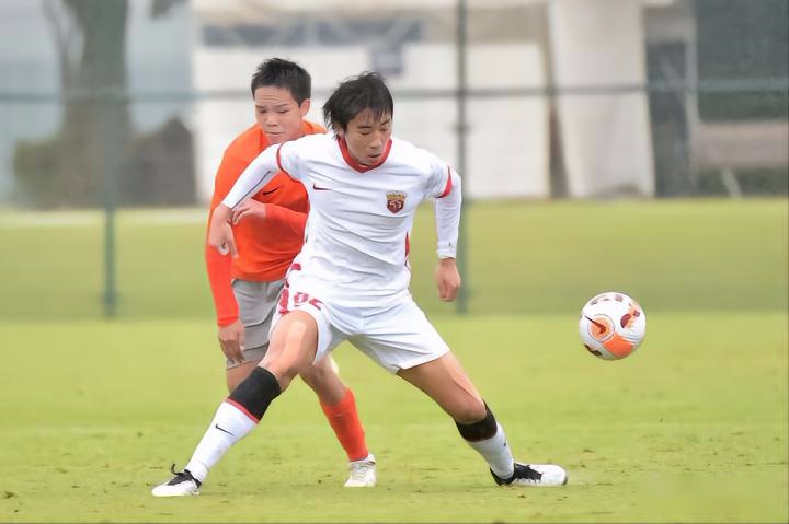 包含上海海港发布备战花絮;今夜战术微调;意甲任务艰巨;纪律约束更严格的词条-开云体育平台