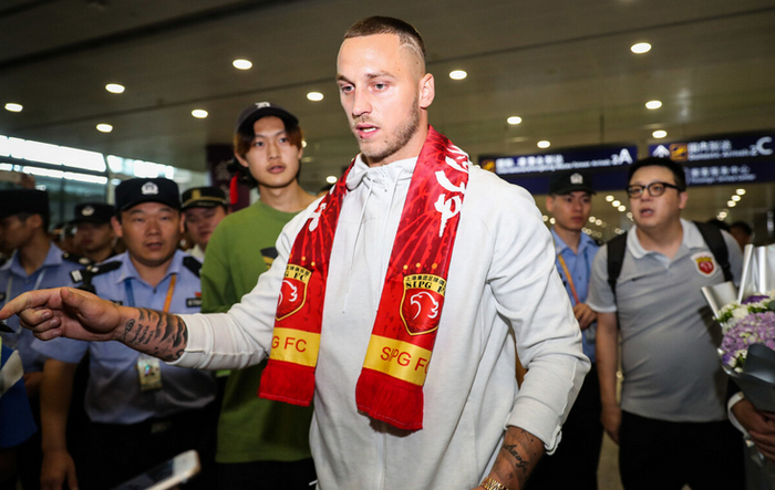 包含上海海港发布备战花絮;今夜战术微调;意甲任务艰巨;纪律约束更严格的词条-开云体育平台